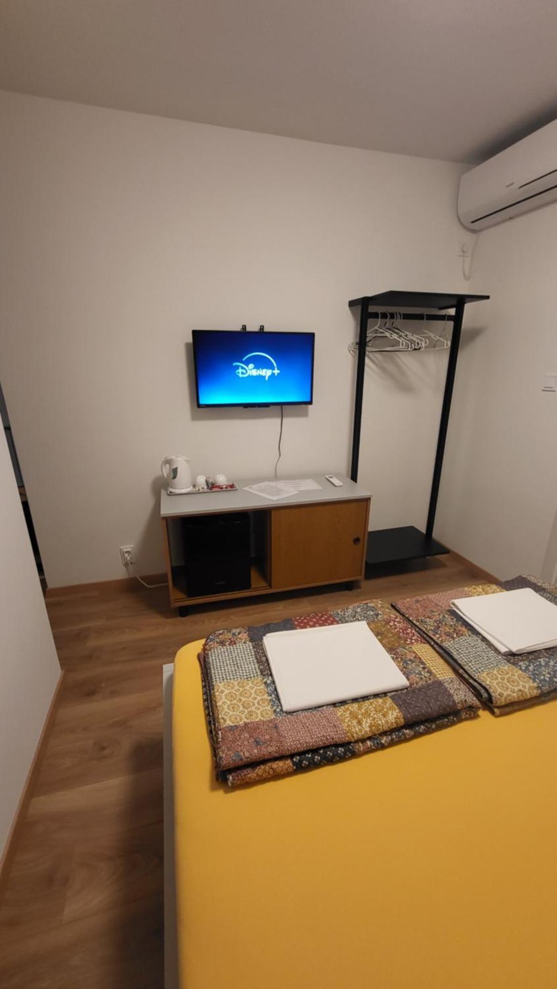 Apartments & Rooms Fam Ribaric Banjol Habitación foto